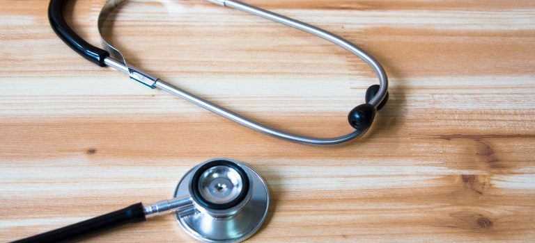 新宿で倒れても大丈夫人混みと疲労の街で生き抜く健康の裏ワザ教えます